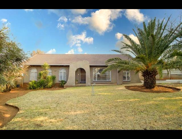 4 BEDROOM HOUSE FOR SALE IN MAYBERRY PARK